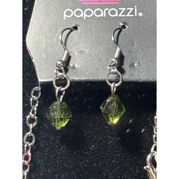 Paparazzi Silver Leaf Necklace & Green Crystal Earrings Set - Picture 2 of 7